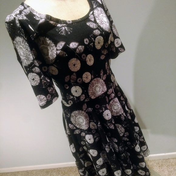 LuLaRoe Dress Nicole - Picture 6 of 6